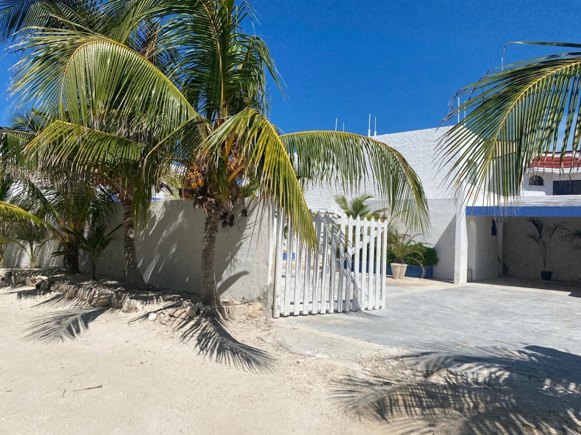 Don Lalo, Family Villa With Sandy Beach At Your Feet. Прогресо Екстериор снимка